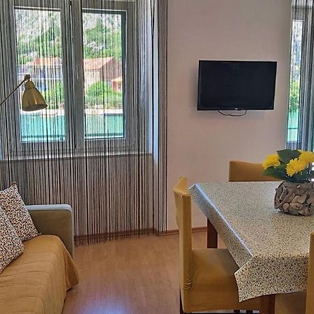 Apartment Mandic Омиш Экстерьер фото