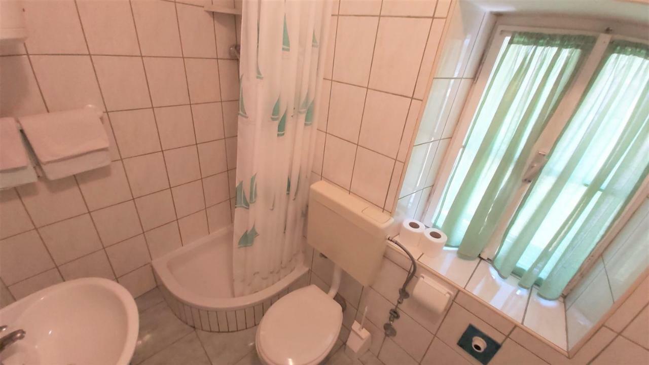 Apartment Mandic Омиш Экстерьер фото